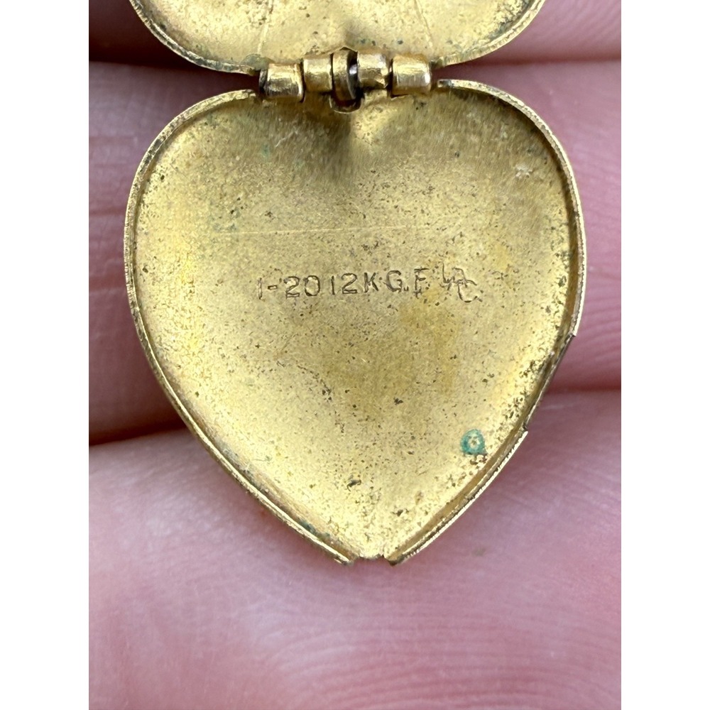 Vintage Gold Filled Heart Locket Engraved - Picture 5 of 9